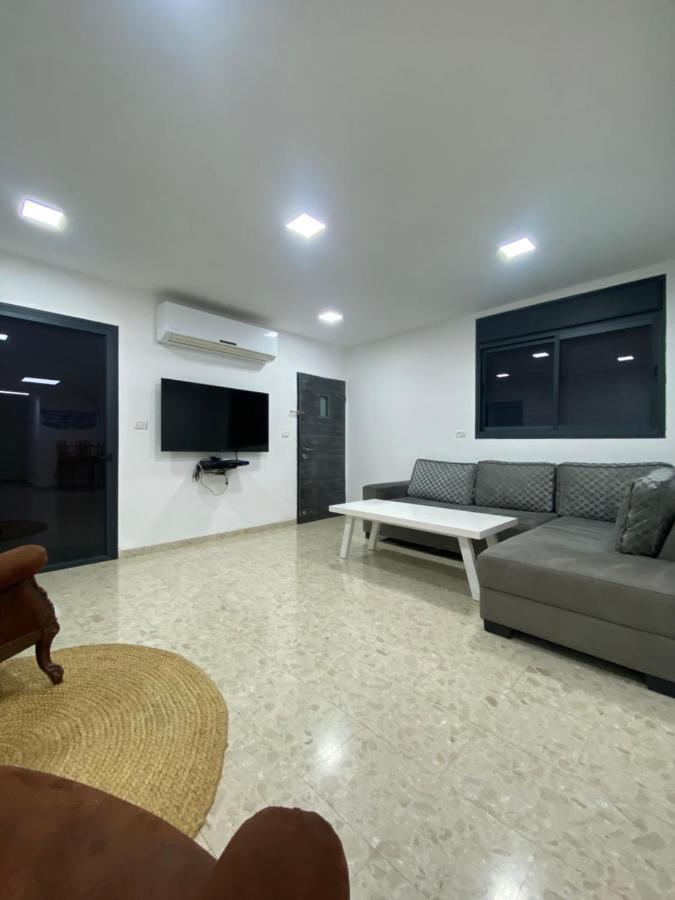 Ferienwohnung הבית של לוסי Kirjat Schmona Exterior foto
